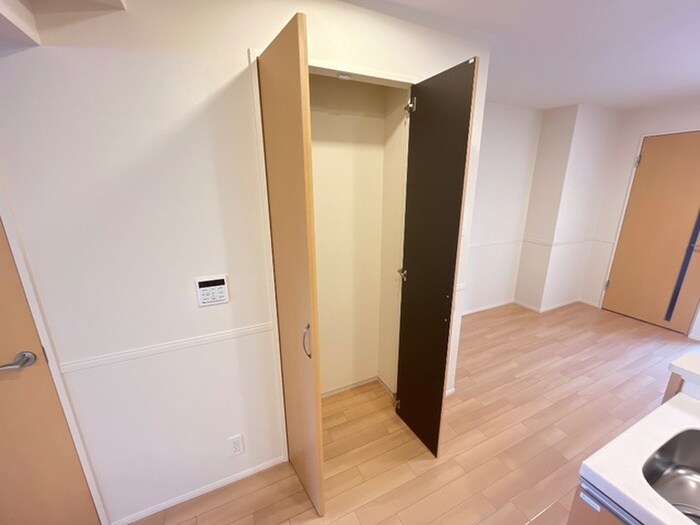 物件内観写真7　(収納)