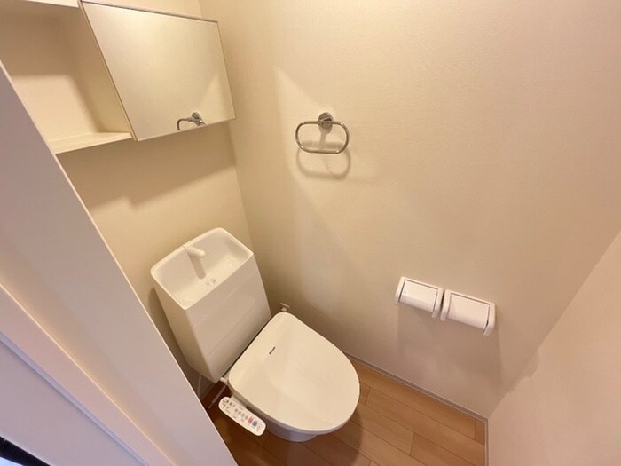 物件内観写真9　(トイレ)