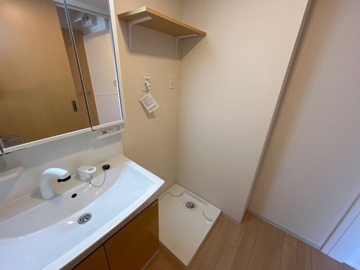 物件内観写真11　(洗濯機置場)