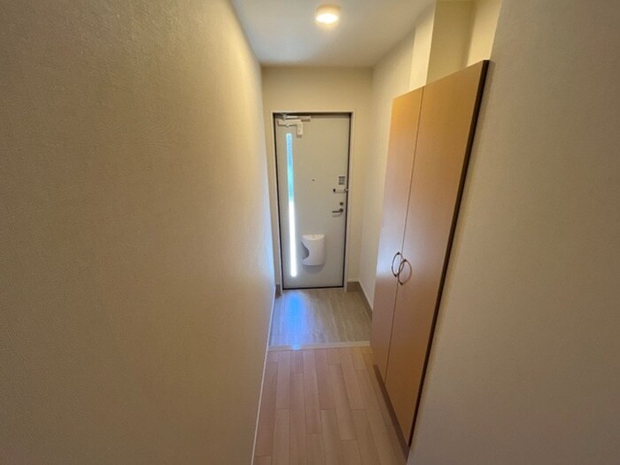 物件内観写真12　(玄関)