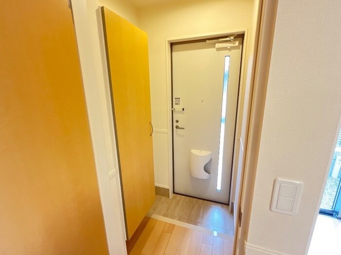 物件内観写真14　(玄関)
