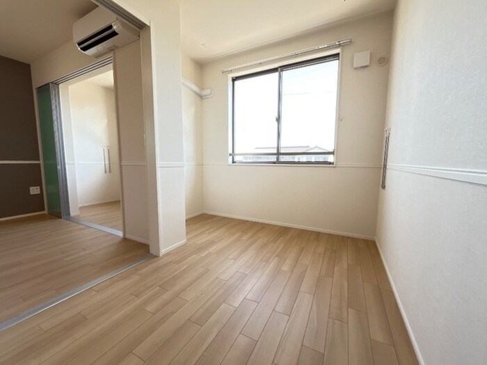 物件内観写真18　(居室)