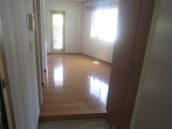 物件内観写真19　(玄関)