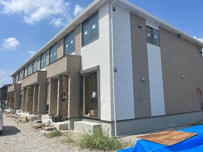 物件外観写真1　(建築中)