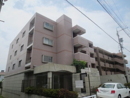 カトルセゾン外観写真