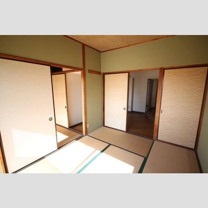 物件内観写真4　(居室)