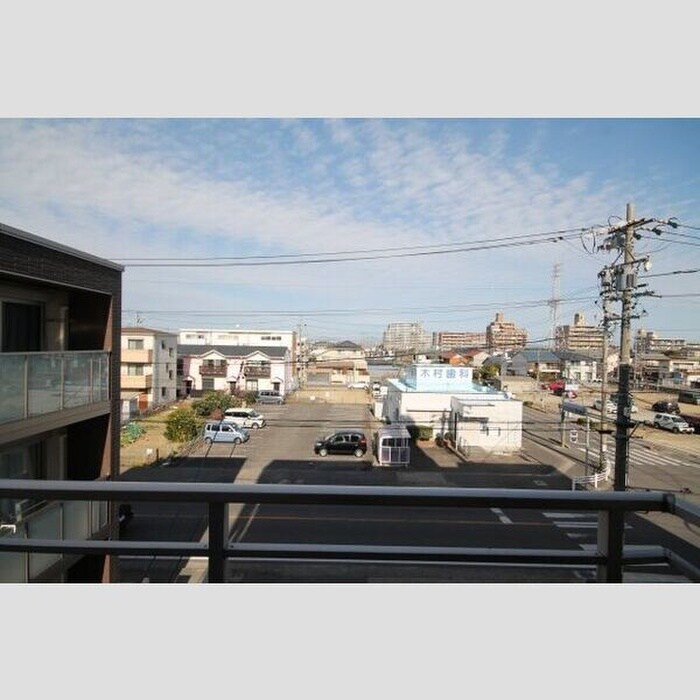 物件内観写真7　(室内からの展望)