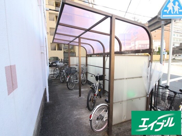 物件外観写真3　(駐輪場)