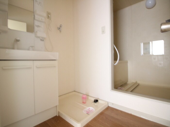 物件内観写真11　(洗濯機置場)