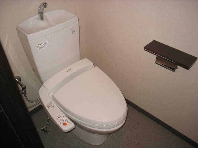 物件内観写真8　(トイレ)