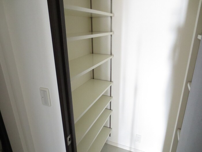 物件内観写真10　(靴箱)