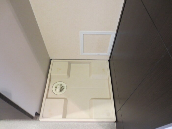 物件内観写真13　(洗濯機置場)