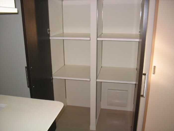 物件内観写真13　(収納)