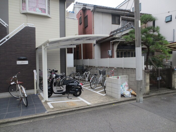 物件外観写真3　(駐輪場)