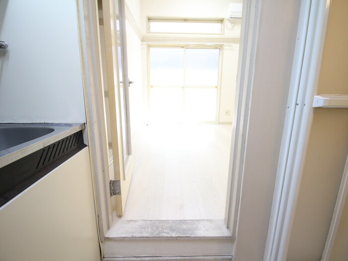 物件内観写真13　(廊下)
