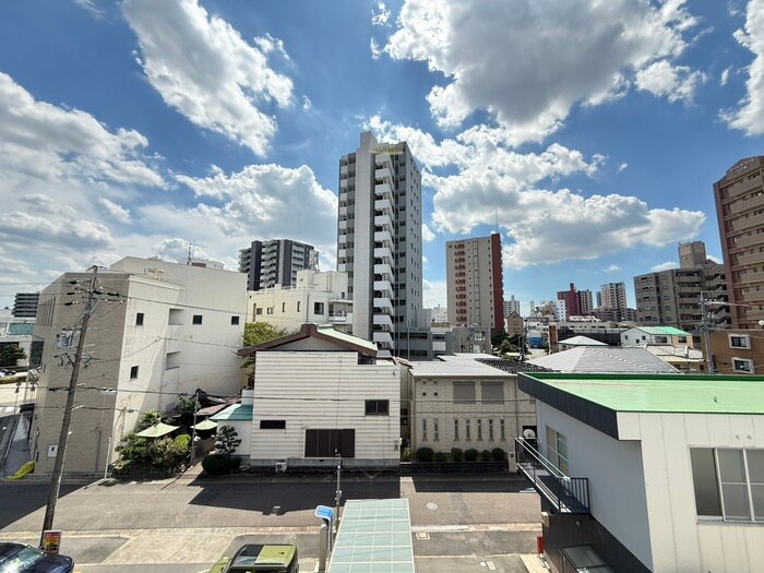 物件内観写真16　(室内からの展望)