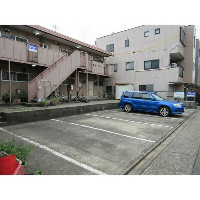 物件外観写真4　(駐車場)