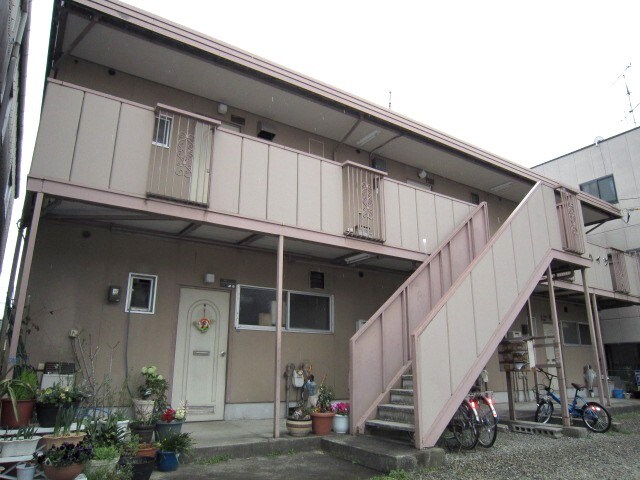 物件外観写真5　(エントランス部分)