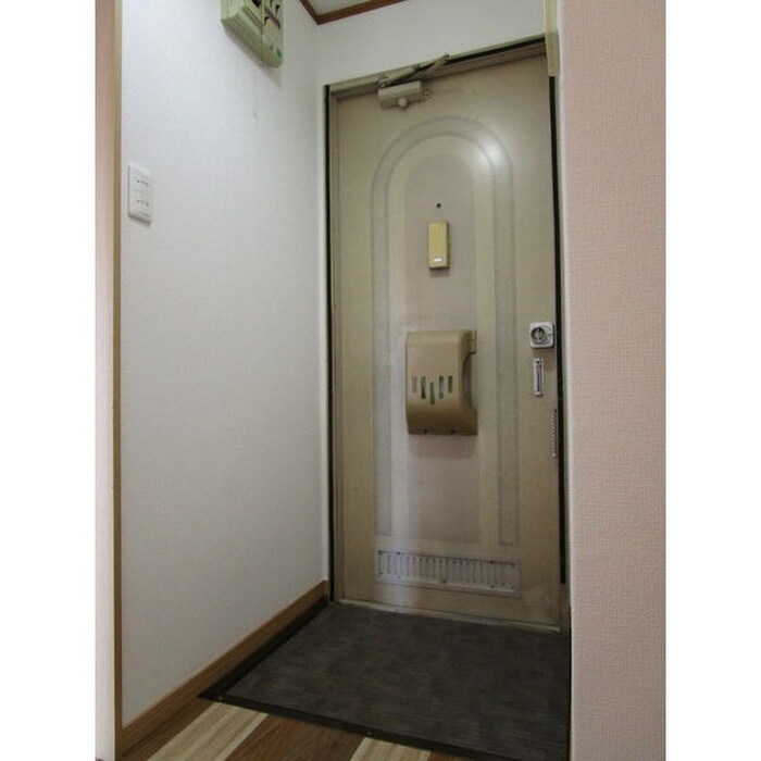 物件内観写真11　(玄関)