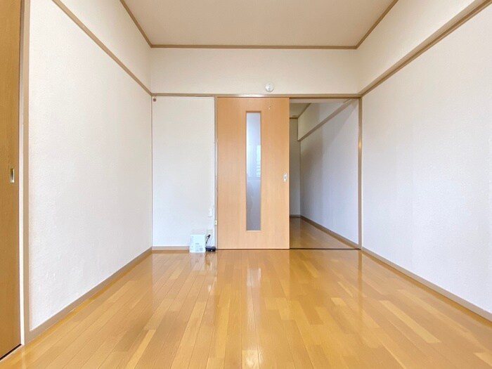 物件内観写真4　(居室)