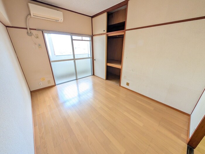 物件内観写真4　(居室)