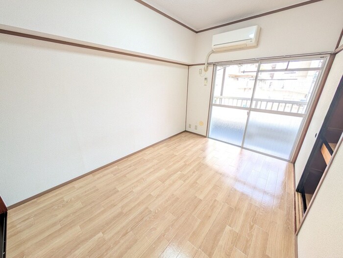 物件内観写真6　(居室)