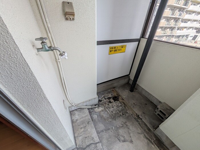 物件内観写真12　(洗濯機置場)