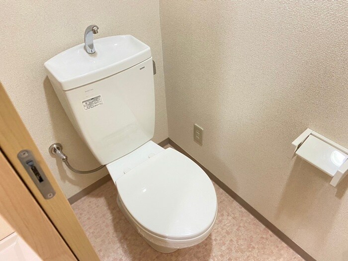 物件内観写真14　(トイレ)