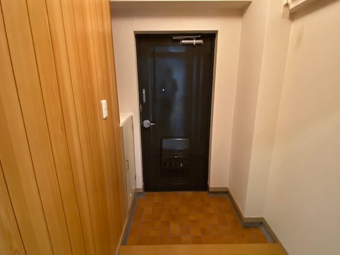 物件内観写真16　(玄関)