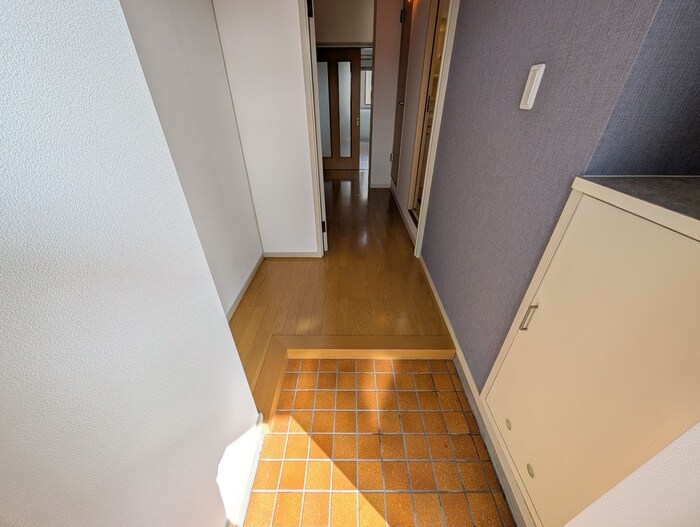 物件内観写真16　(玄関)