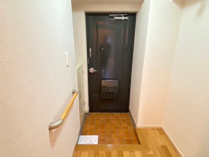 物件内観写真17　(玄関)