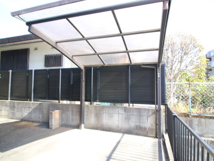 物件外観写真2　(駐輪場)