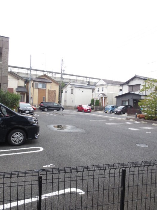 物件外観写真6　(駐車場)