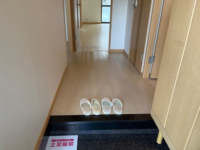 物件内観写真15　(玄関)