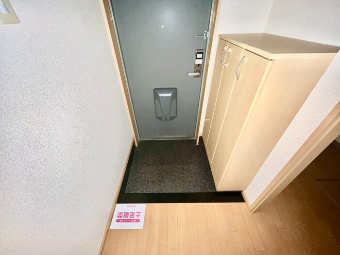 物件内観写真19　(玄関)