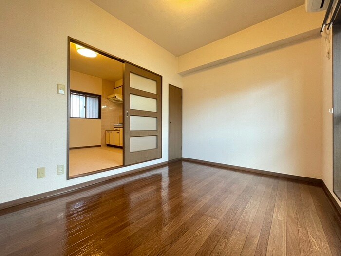 物件内観写真8　(居室)