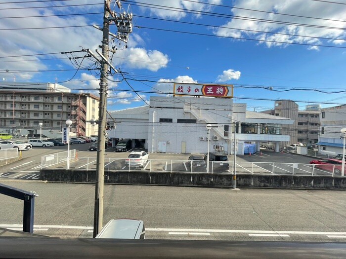 物件内観写真16　(室内からの展望)