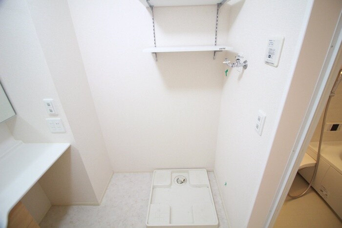 物件内観写真13　(洗濯機置場)