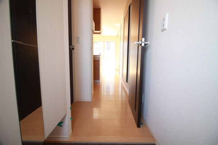 物件内観写真15　(廊下)