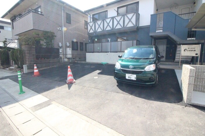 物件外観写真4　(駐車場)