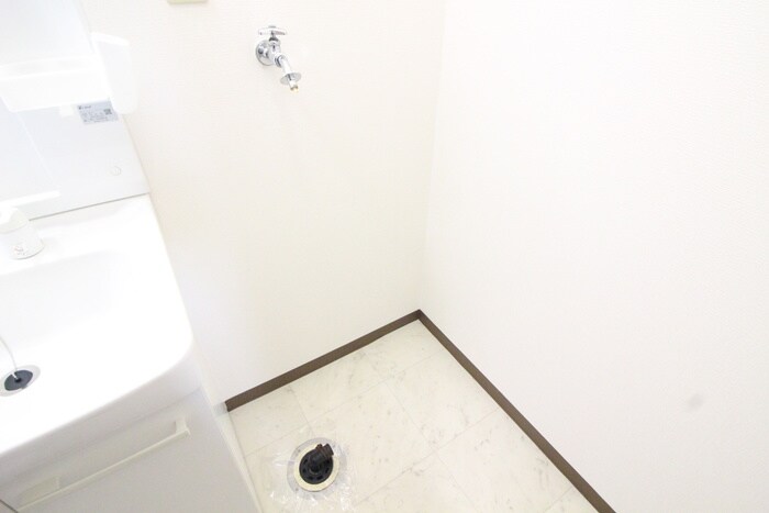 物件内観写真10　(洗濯機置場)