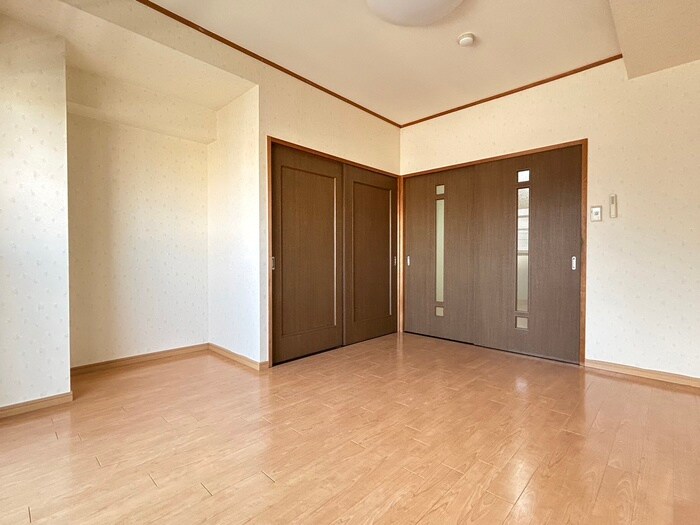 物件内観写真9　(居室)