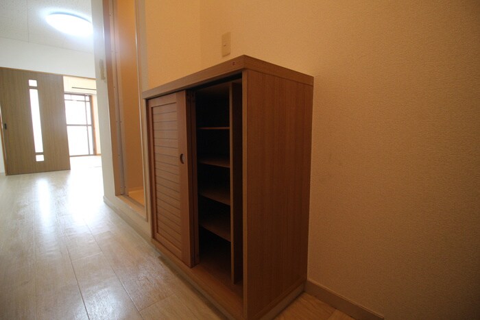 物件内観写真14　(靴箱)