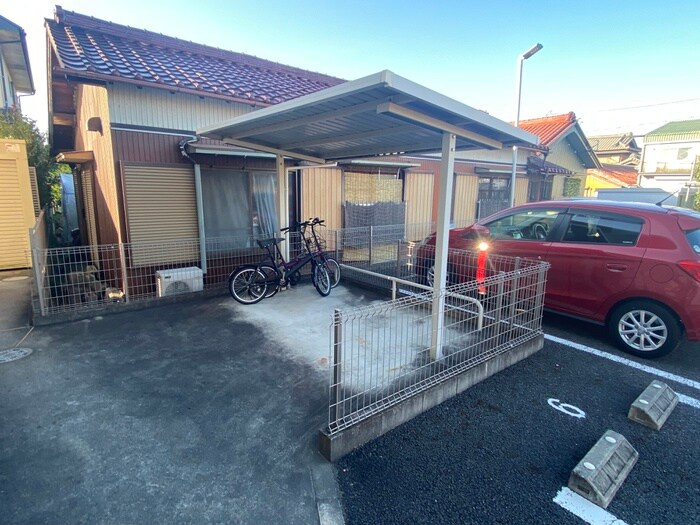 物件外観写真4　(駐輪場)