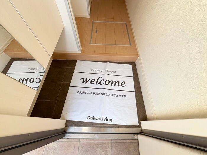 物件内観写真14　(玄関)