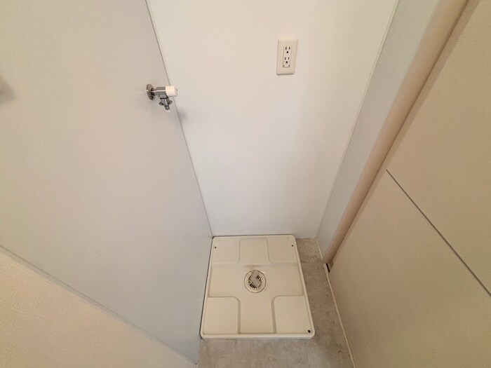 物件内観写真16　(洗濯機置場)