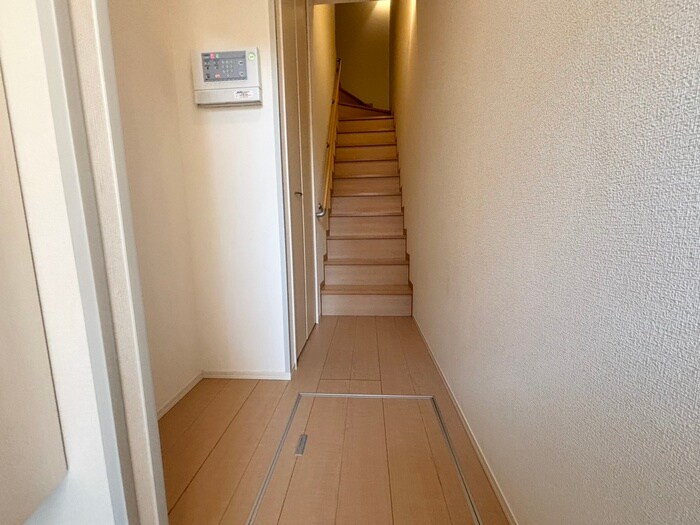 物件内観写真17　(廊下)