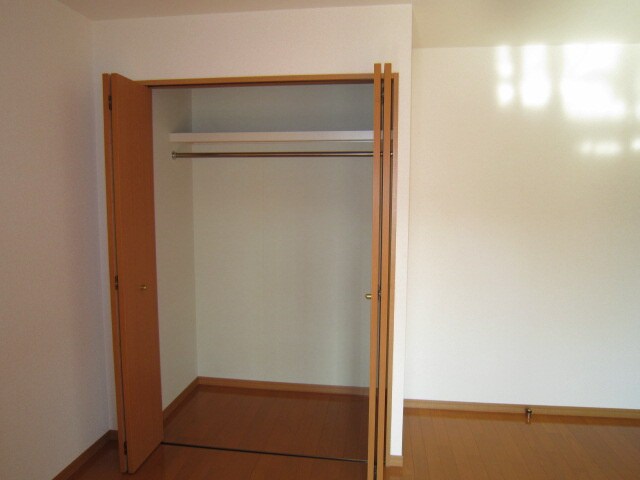 物件内観写真13　(収納)