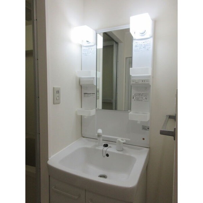 物件内観写真9　(洗面)