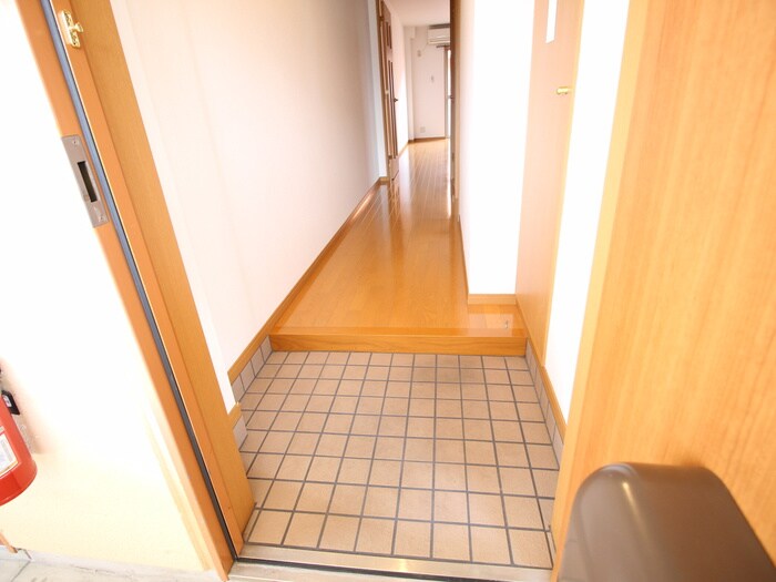 物件内観写真20　(玄関)
